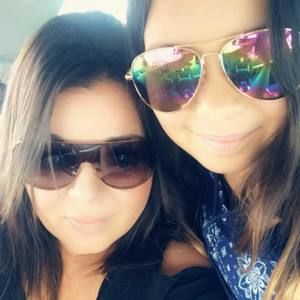 Meet your Posher, Tee